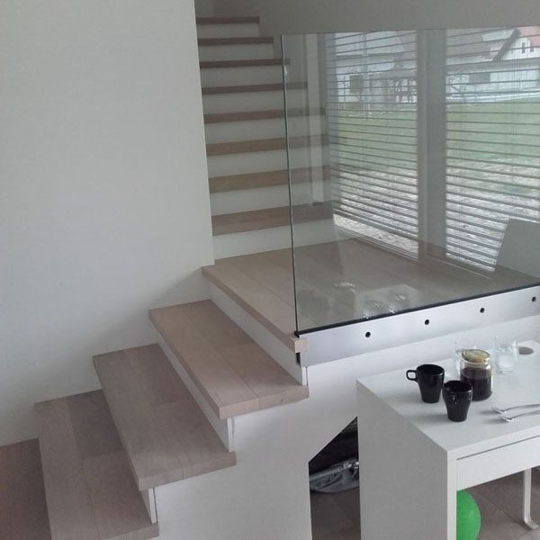 integrirane lesene stopnice