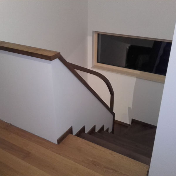 integrirane lesene stopnice