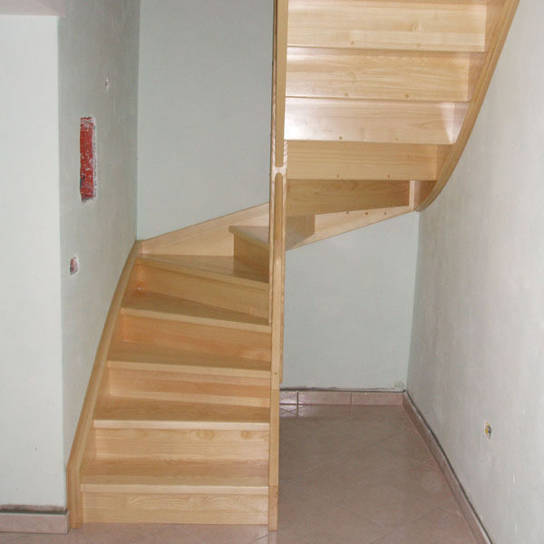 lesene samonosilne stopnice